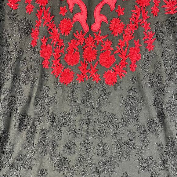 Averi Wearable Art Women's Black and Red Embroidered Short Sleeve Top 40 (US 10) - Picture 4 of 8